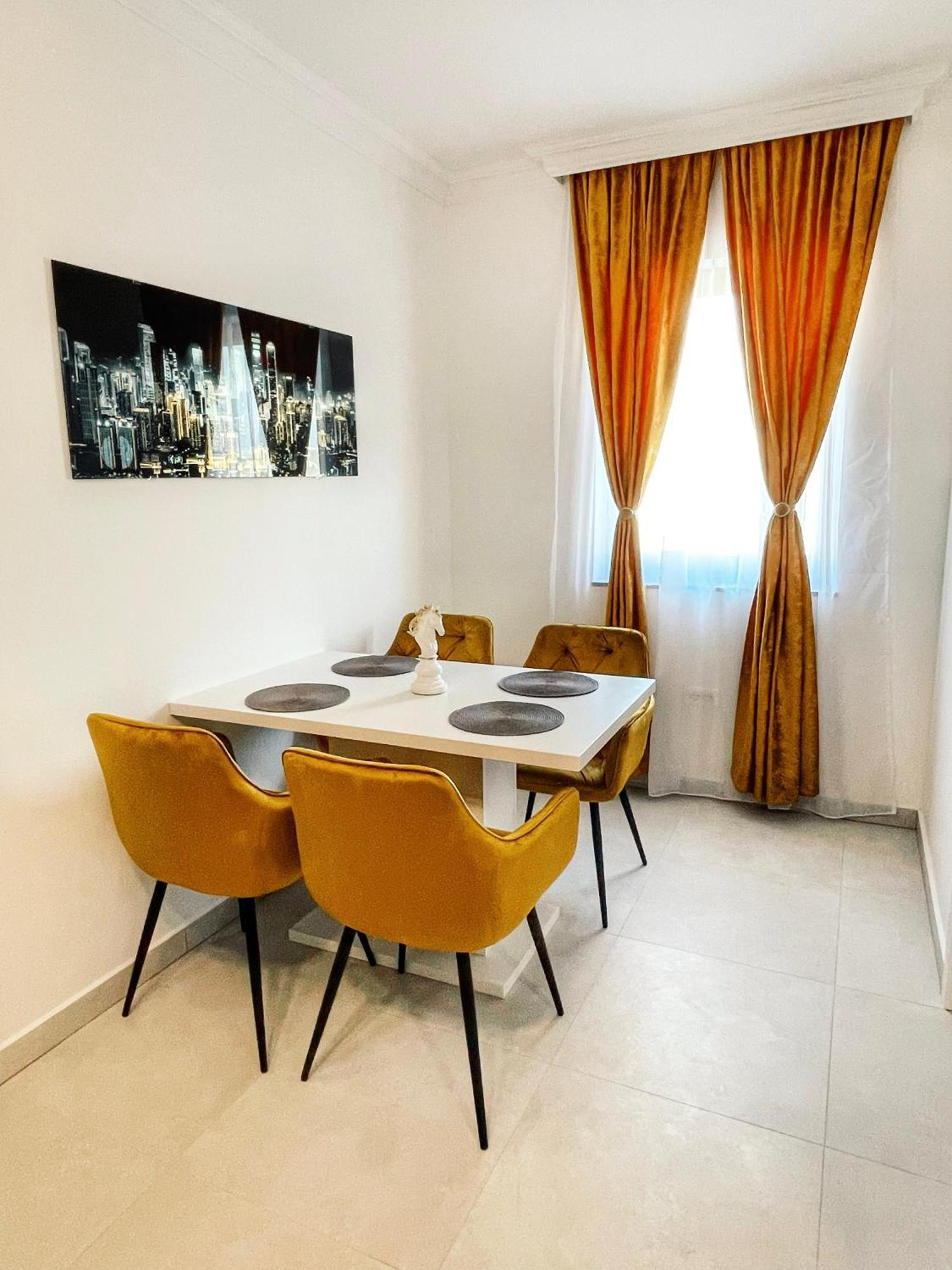 Rv Premium Apartments อาราด ภายนอก รูปภาพ