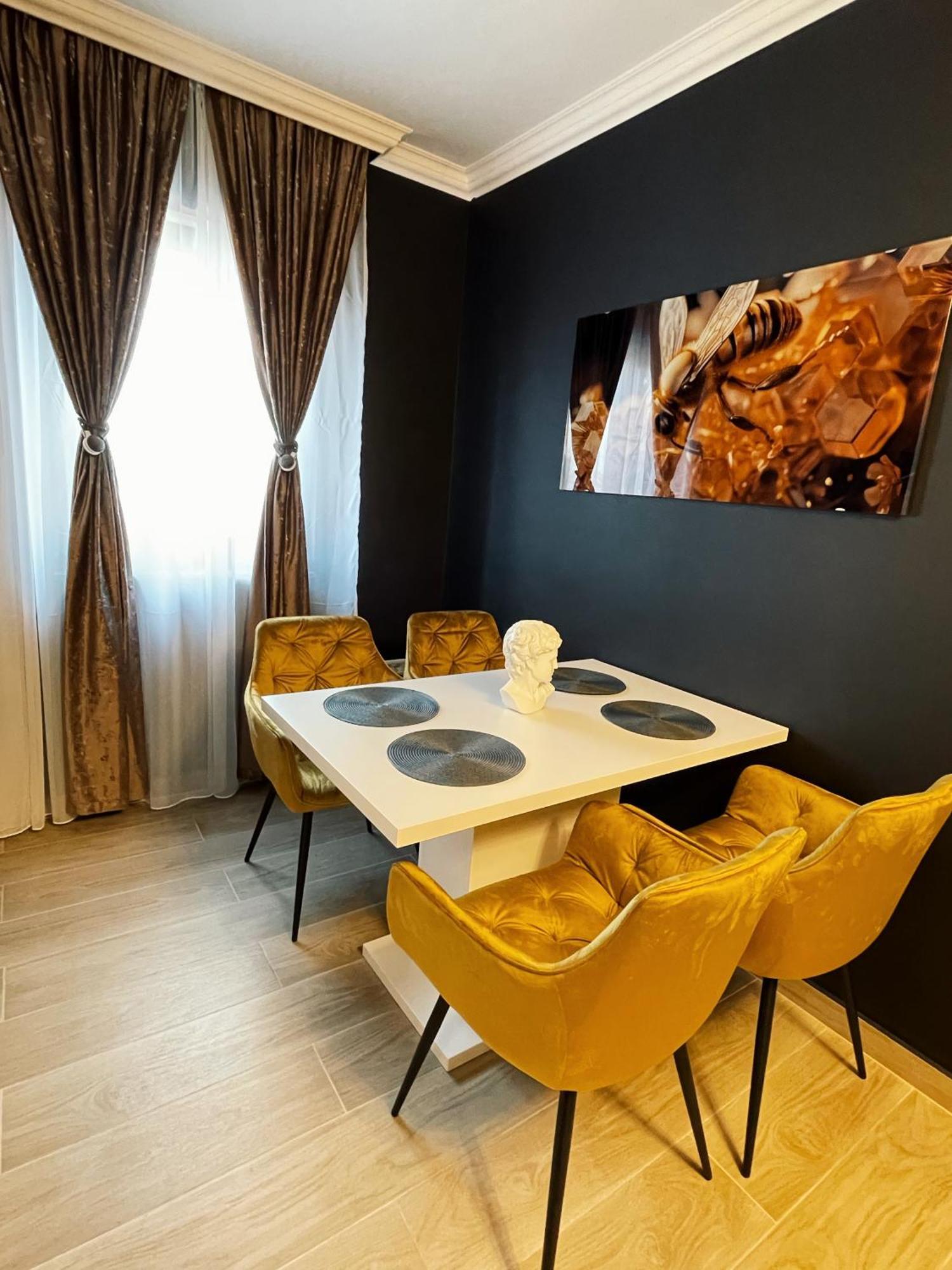 Rv Premium Apartments อาราด ภายนอก รูปภาพ