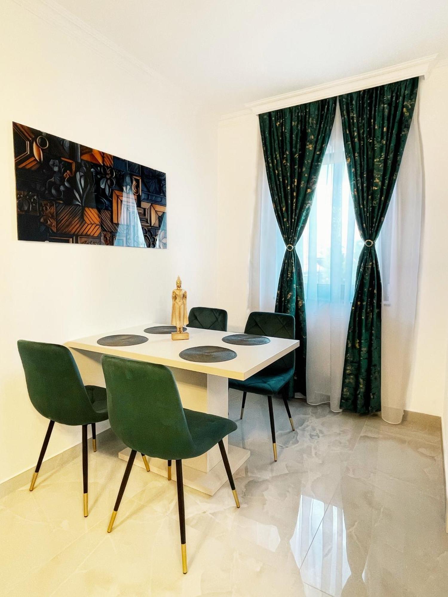 Rv Premium Apartments อาราด ภายนอก รูปภาพ